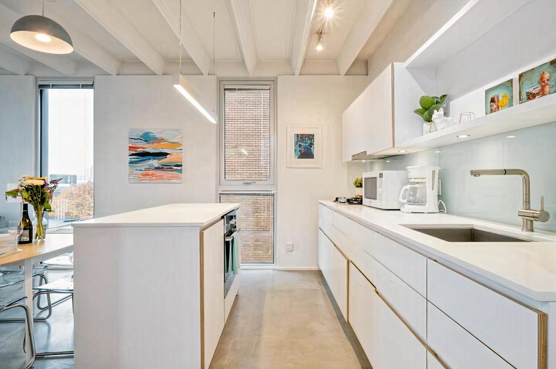 Modern, Bright & Central 1-Bed Downtown Apt Close To Rogers Arena Vancouver Exterior photo